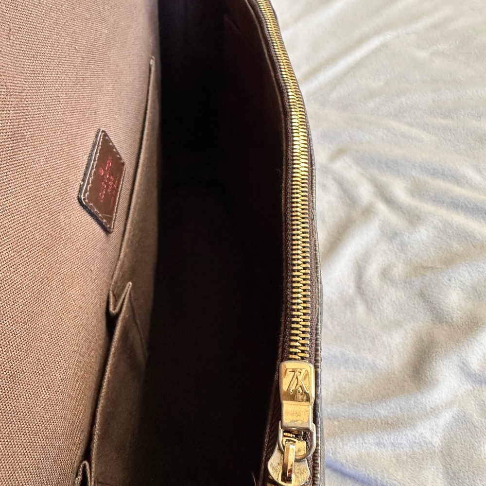 Louis Vuitton Bag - Picture 7 of 11